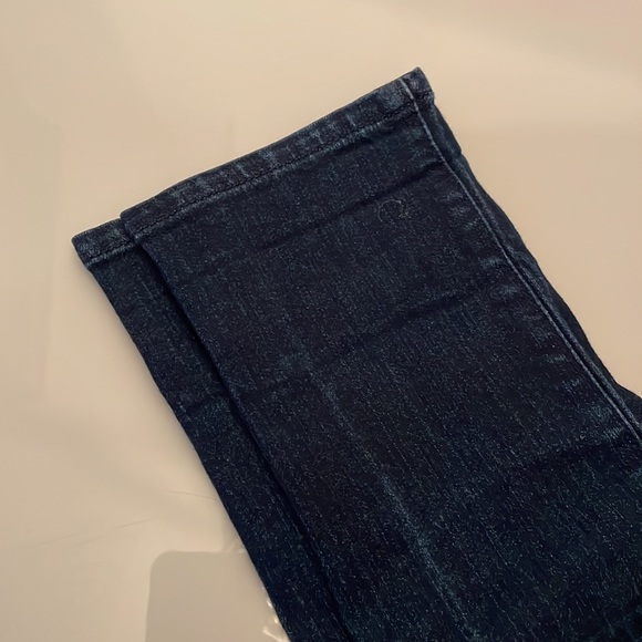 Women’s Express Jeans they have some stretch. Size 6R - Picture 4 of 9